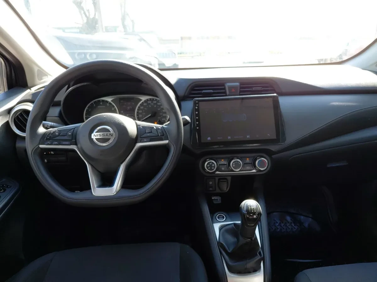 Nissan Versa 1.6 Sense 4x2 Mt 4p año 2021