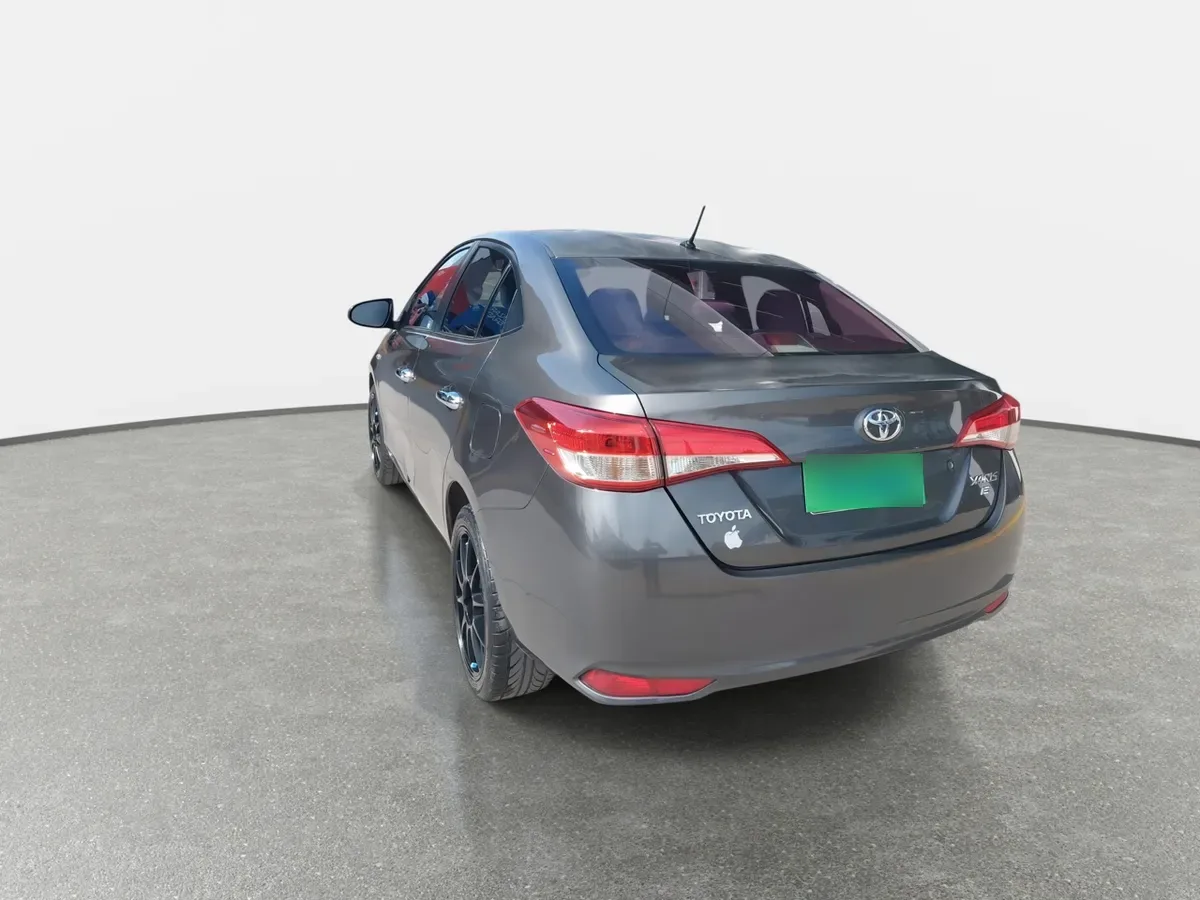 Toyota Yaris 1.5 Gli 4x2 E Mt 4p año 2019