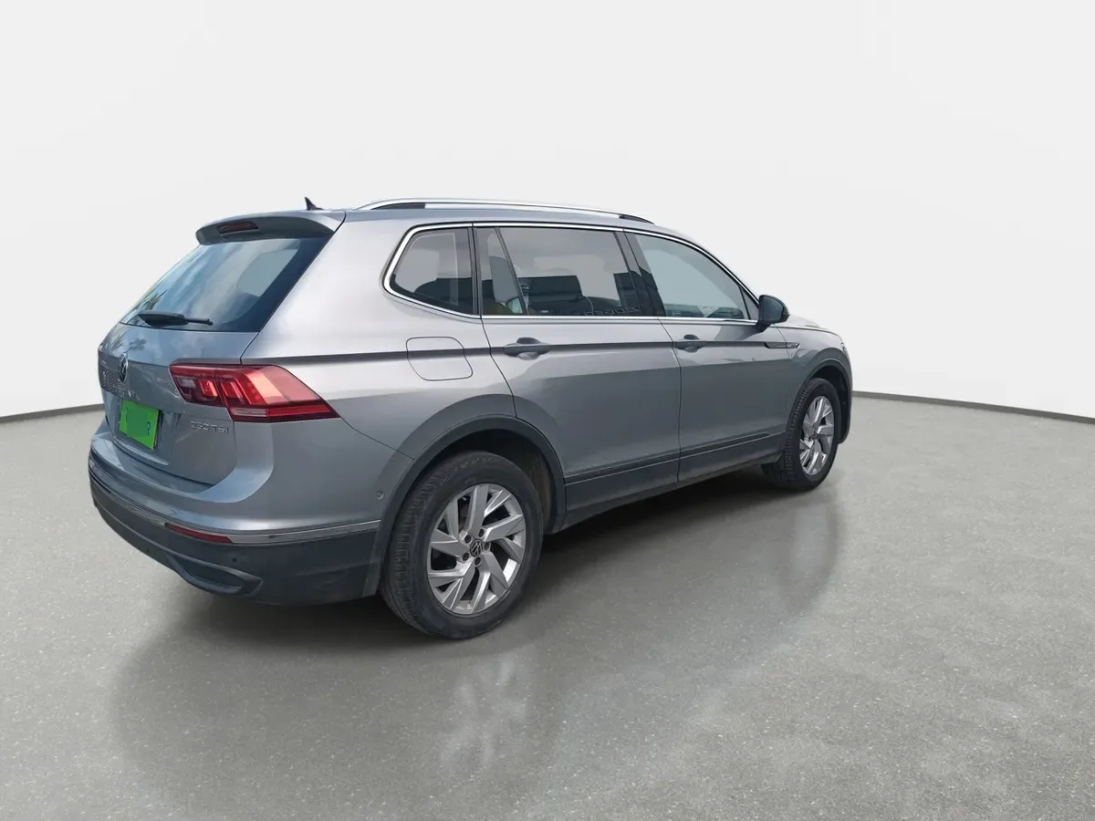 Volkswagen Tiguan 1.4 Tsi Comfortline 4x2 At 5p año 2023