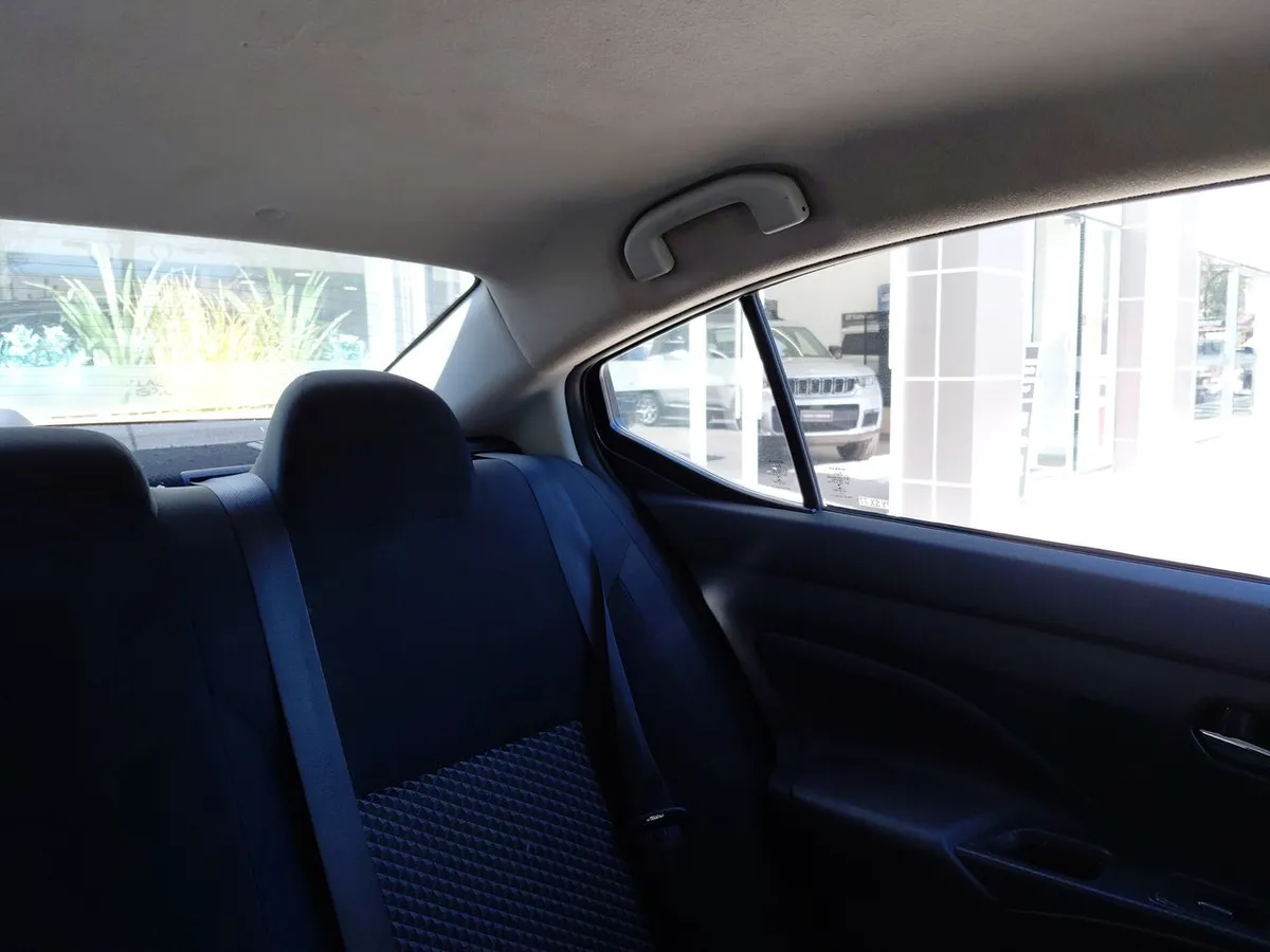 Nissan Versa 1.6 Sense 4x2 Mt 4p año 2021