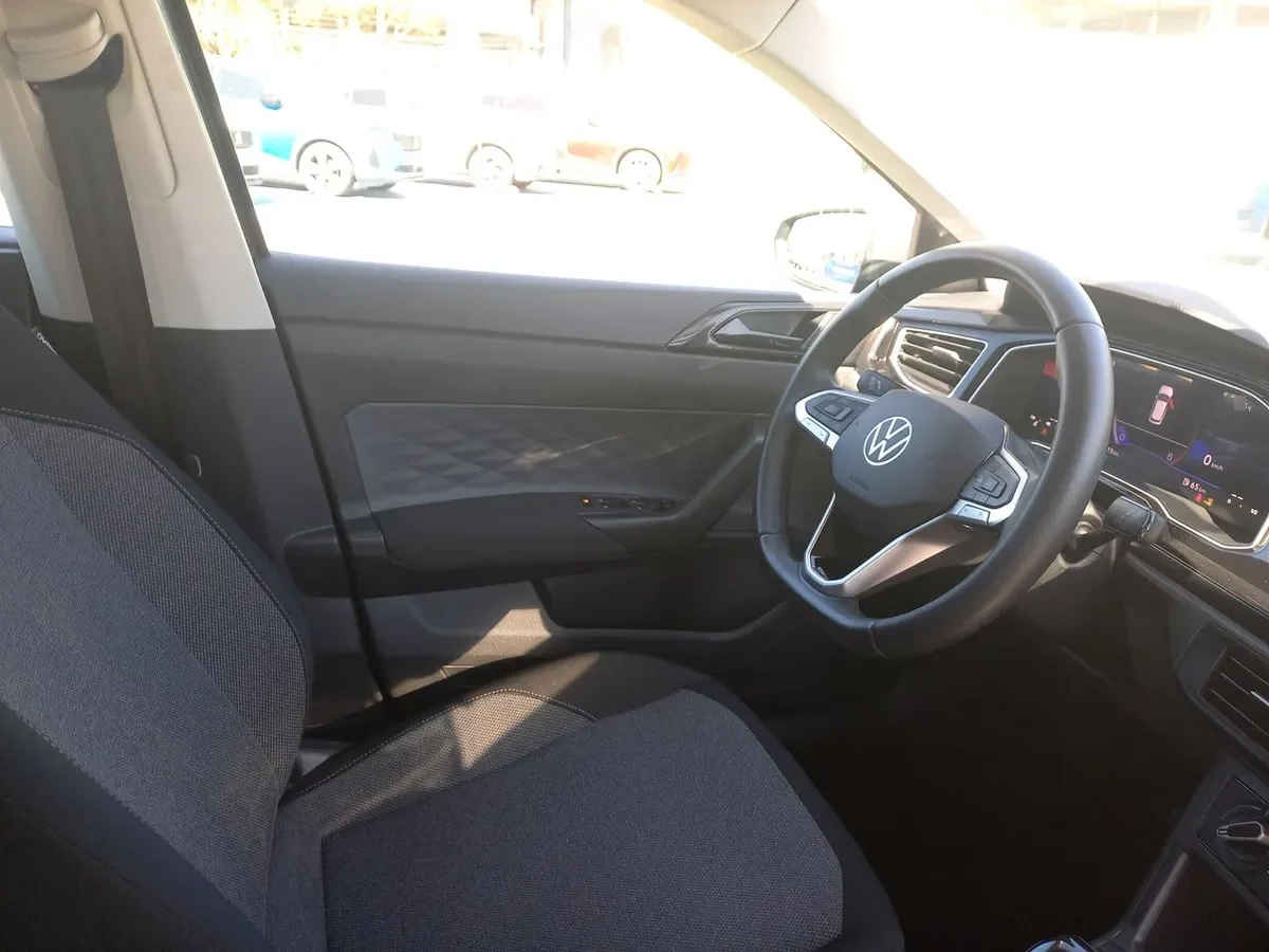 Volkswagen Polo 1.0 Comfortline 4x2 At6 5p año 2024