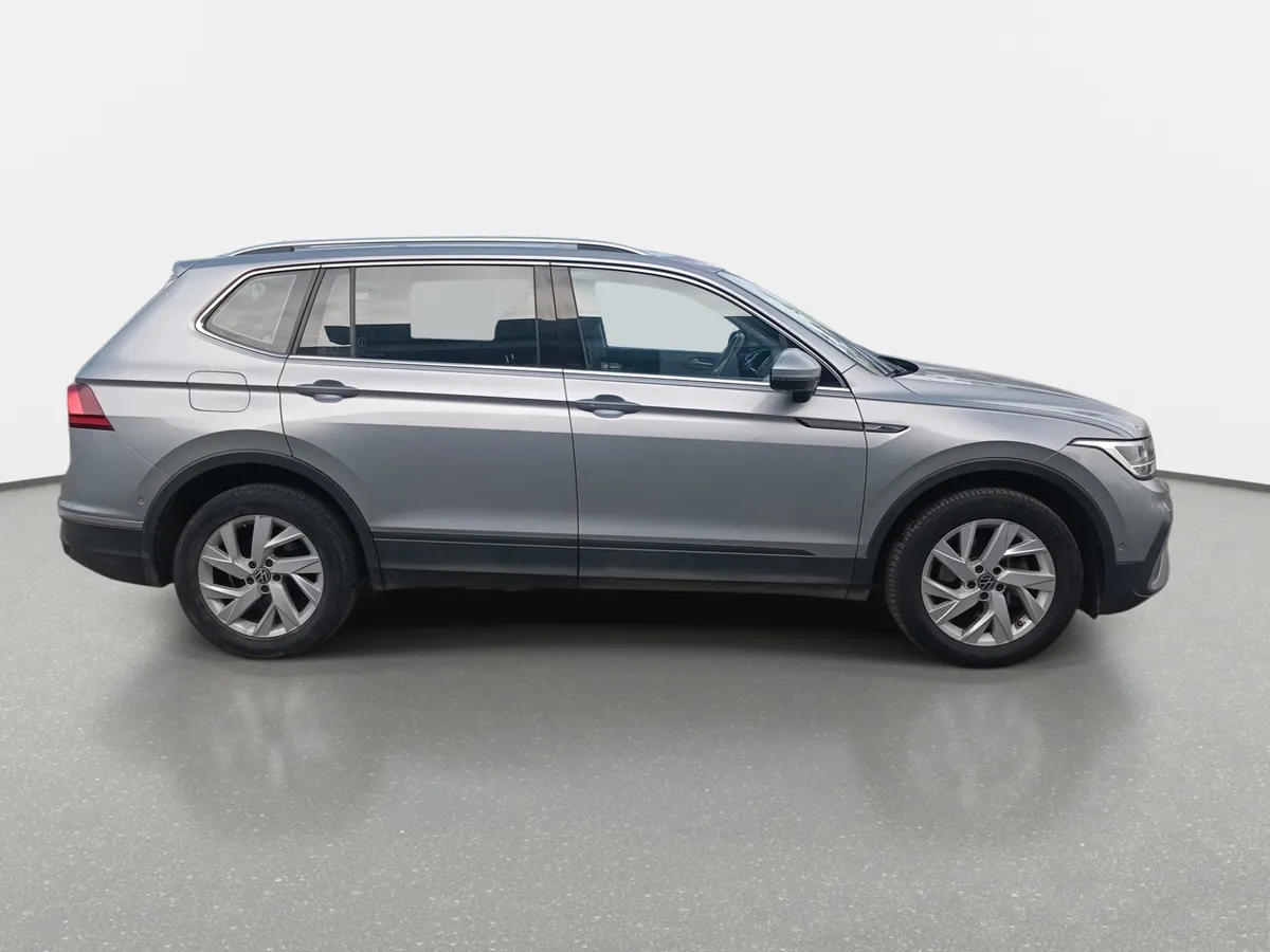 Volkswagen Tiguan 1.4 Tsi Comfortline 4x2 At 5p año 2023