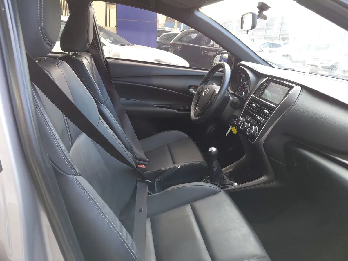 Toyota Yaris 1.5 Sport 4x2 Hb Mt 5p año 2024