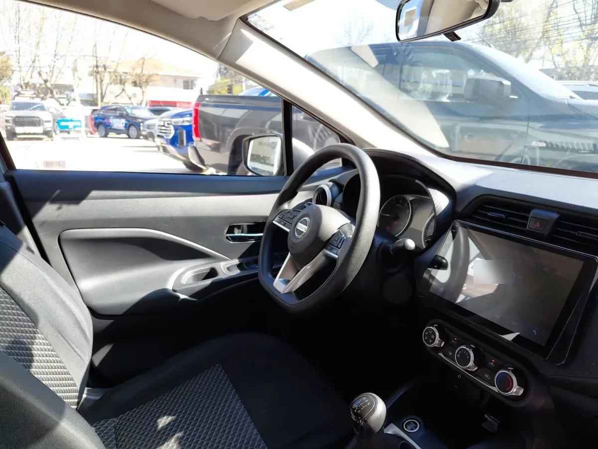 Nissan Versa 1.6 Sense 4x2 Mt 4p año 2021