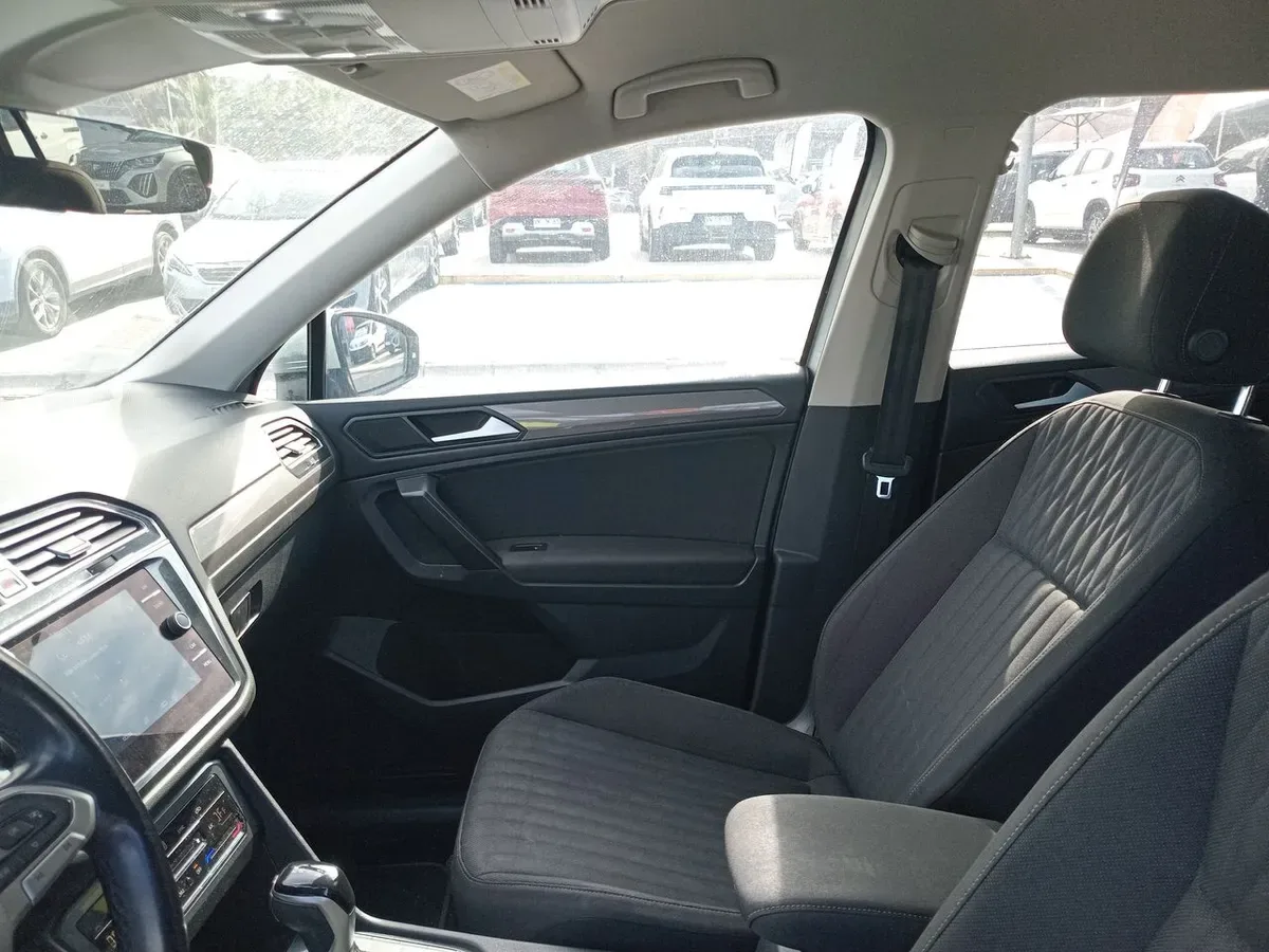 Volkswagen Tiguan 1.4 Tsi Comfortline 4x2 At 5p año 2023