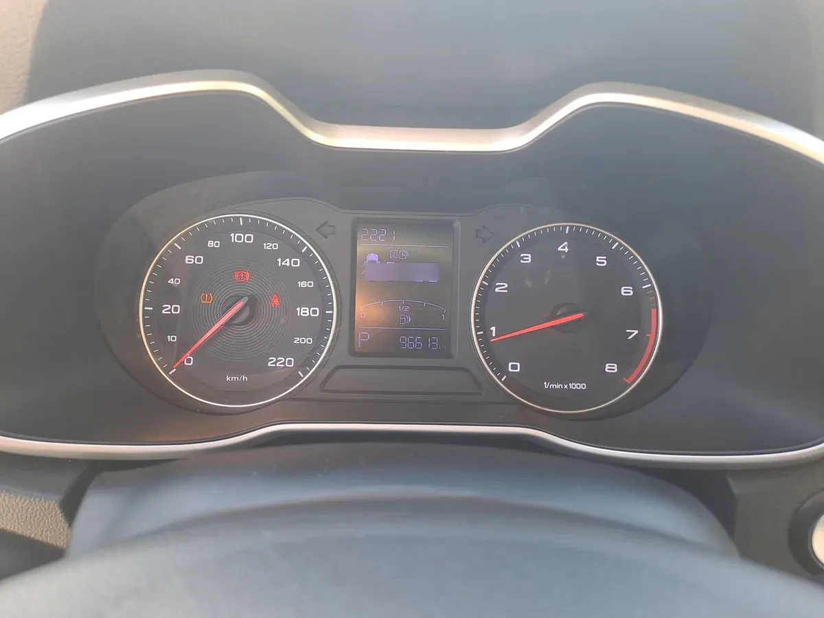 MG Mg Zs 1.5 Comfort 4x2 At 5p año 2024