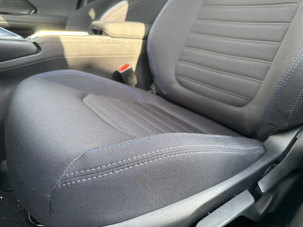 Toyota Yaris Cross 1.5 Xg 4x2 Cvt At 5p año 2025