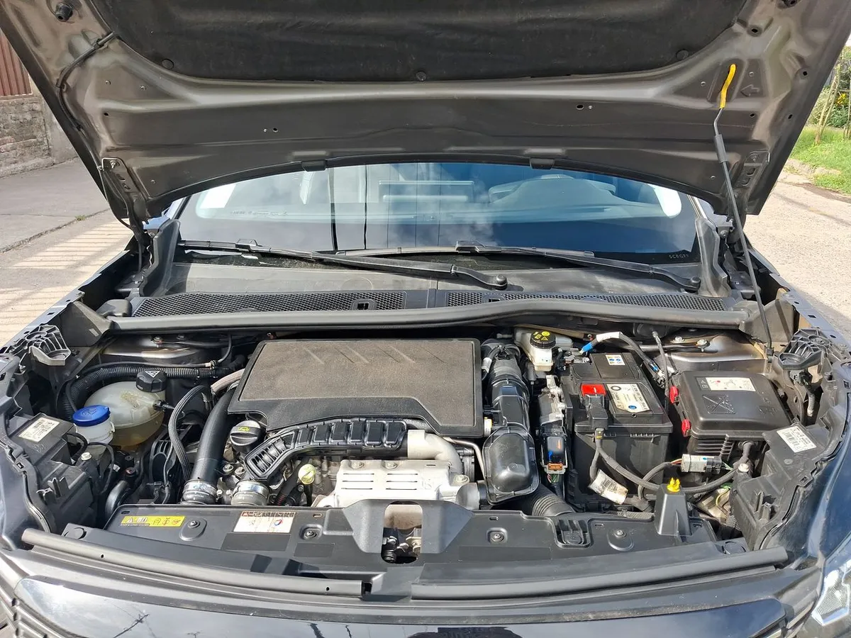 Peugeot 2008 1.2 Allure Puretech 130 4x2 At 5p año 2022