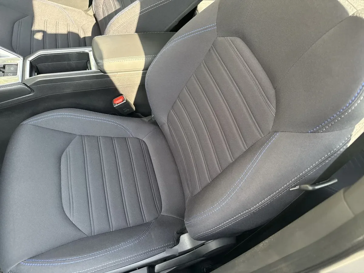 Toyota Yaris Cross 1.5 Xg 4x2 Cvt At 5p año 2025