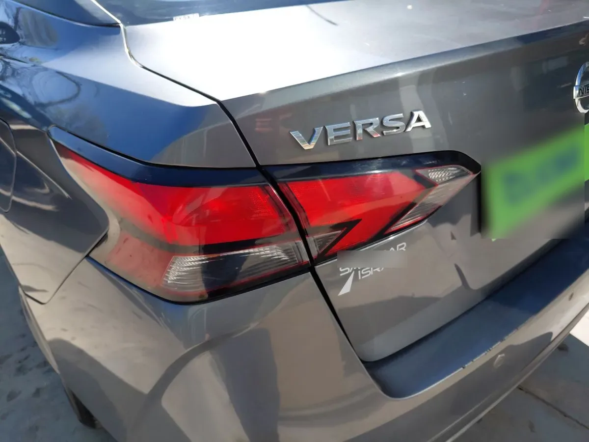 Nissan Versa 1.6 Sense 4x2 Mt 4p año 2021