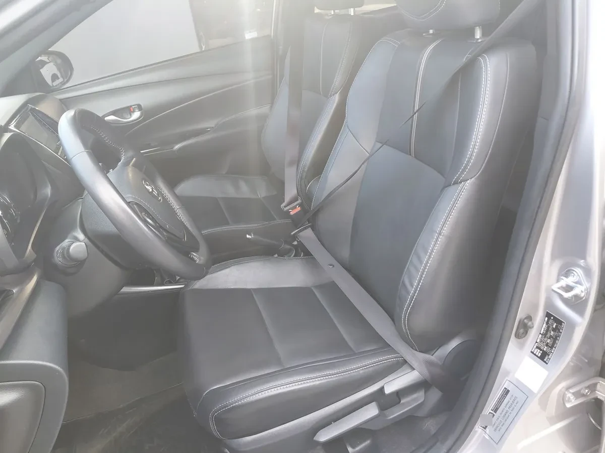 Toyota Yaris 1.5 Sport 4x2 Hb Mt 5p año 2024