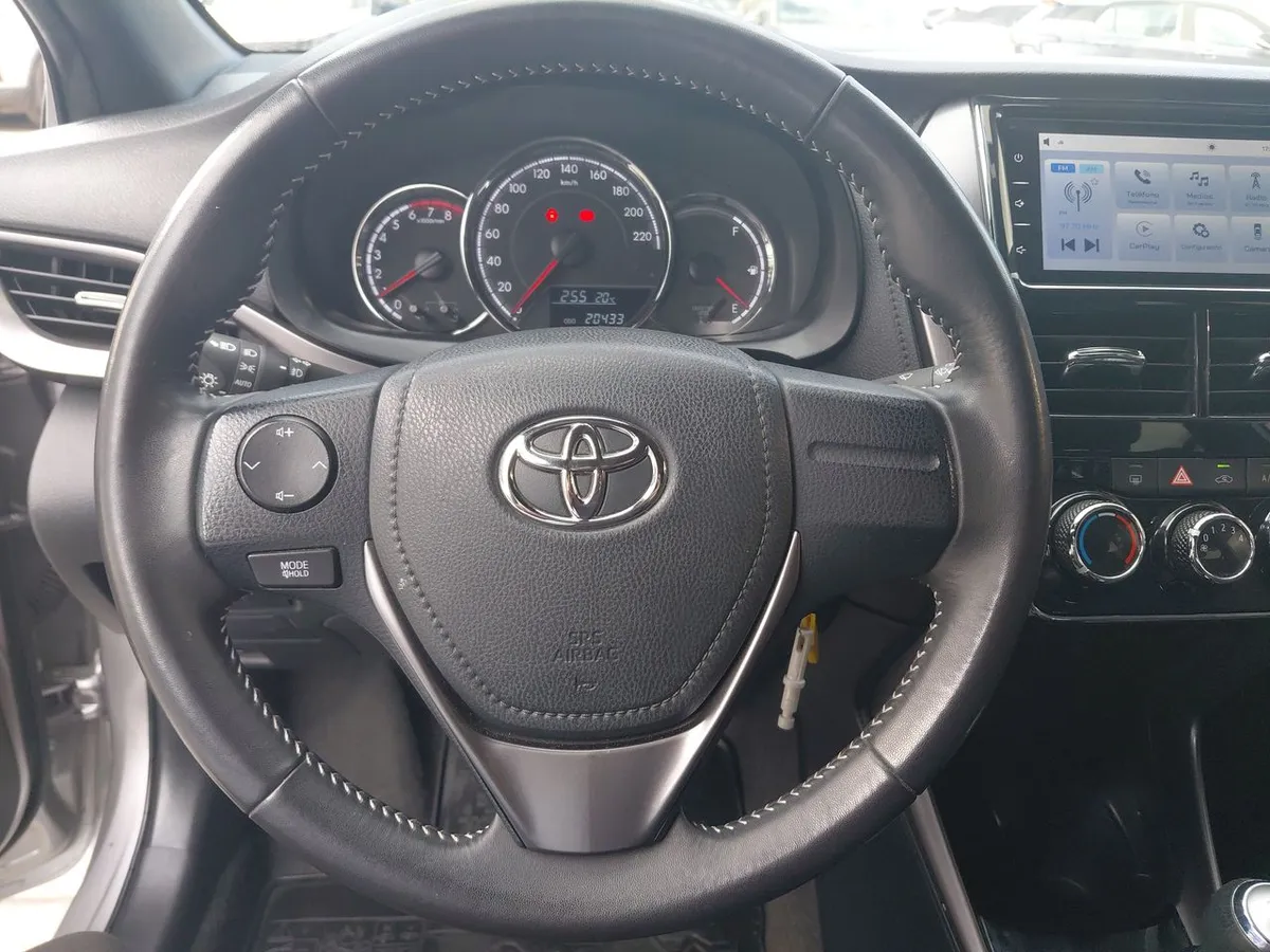 Toyota Yaris 1.5 Sport 4x2 Hb Mt 5p año 2024