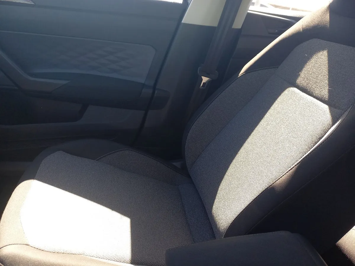 Volkswagen Polo 1.0 Comfortline 4x2 At6 5p año 2024