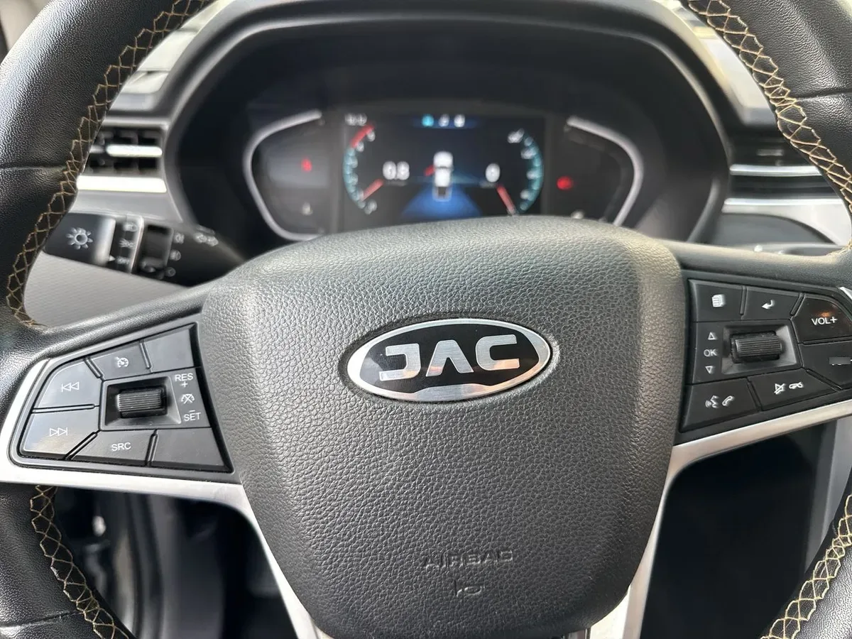 JAC T8 Pro 2.0 Luxury 4x2 Diesel Mt 4p año 2023