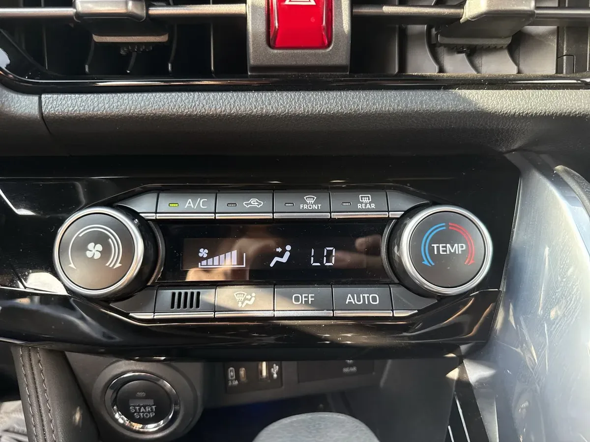 Toyota Yaris Cross 1.5 Xg 4x2 Cvt At 5p año 2025
