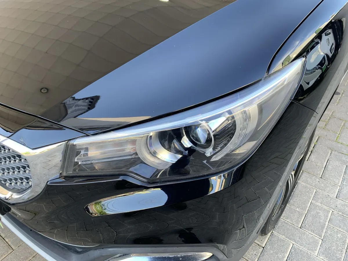 MG Mg Zs 1.5 Comfort 4x2 Mt 5p año 2022