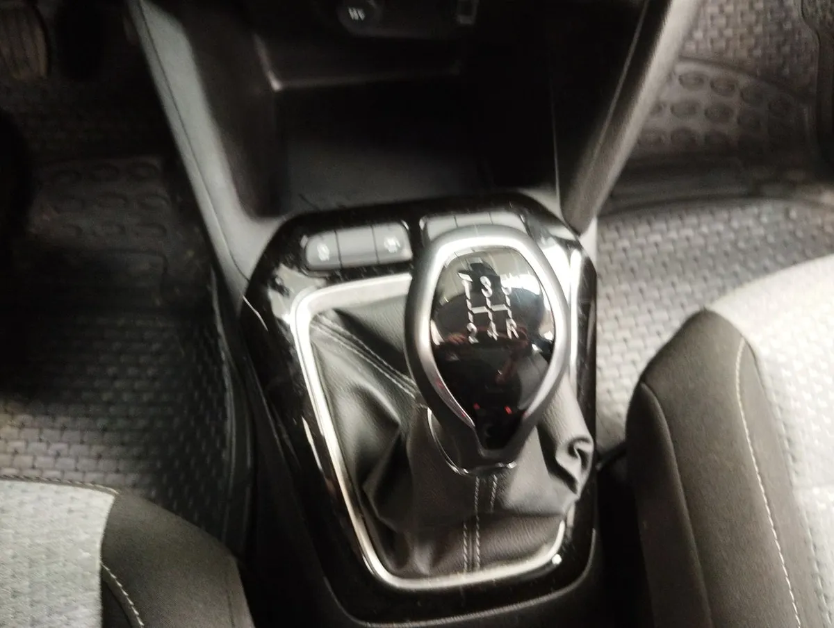 Opel Corsa 1.2 Edition 75hp 4x2 Mt5 5p año 2024