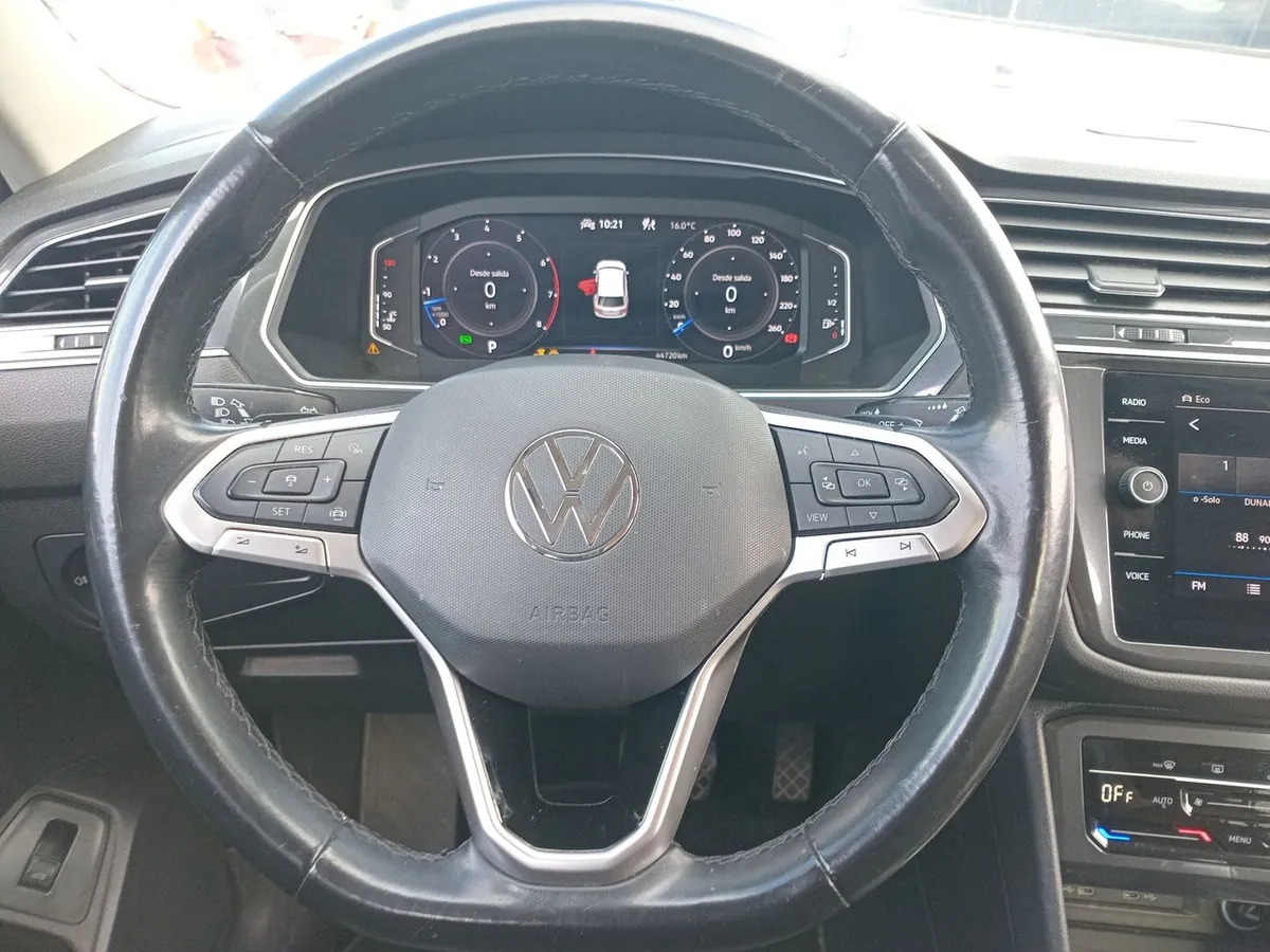 Volkswagen Tiguan 1.4 Tsi Comfortline 4x2 At 5p año 2023