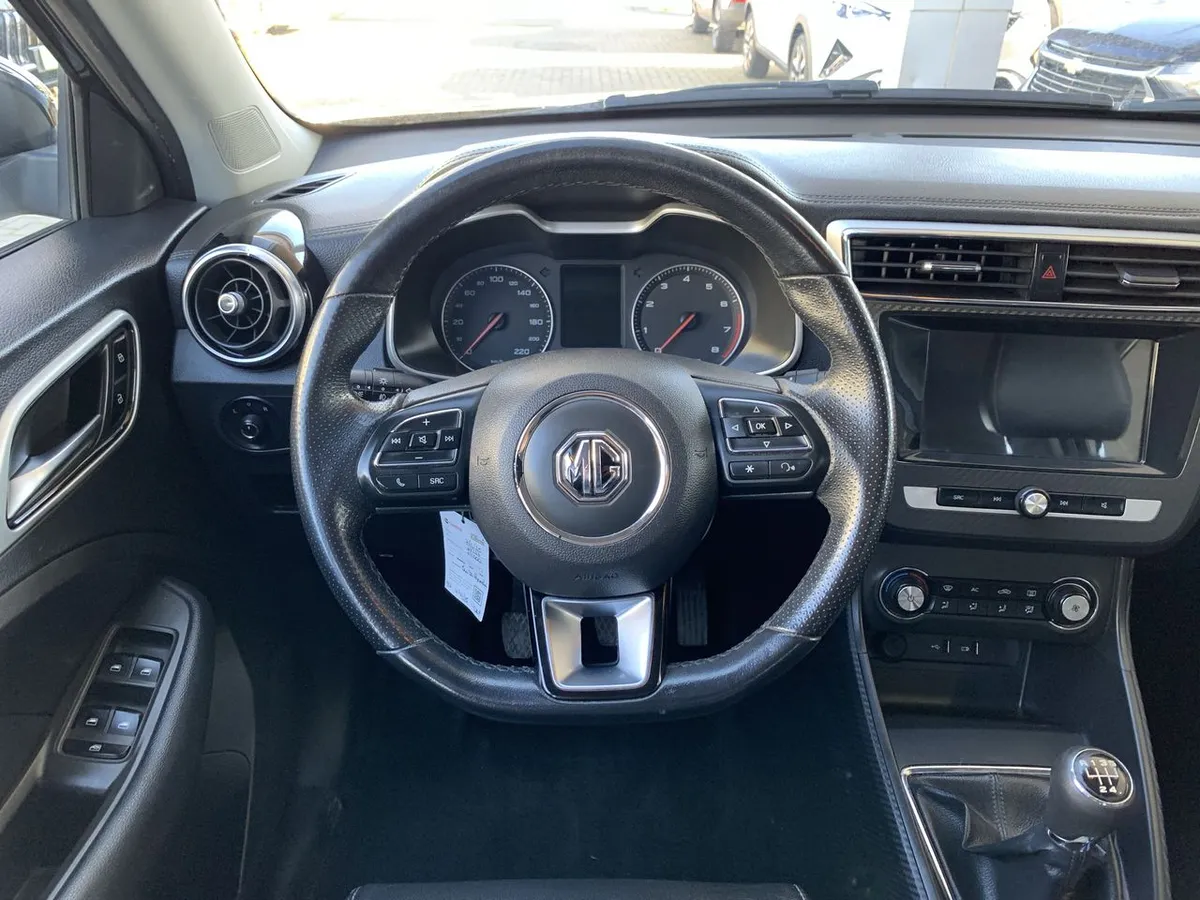 MG Mg Zs 1.5 Comfort 4x2 Mt 5p año 2022