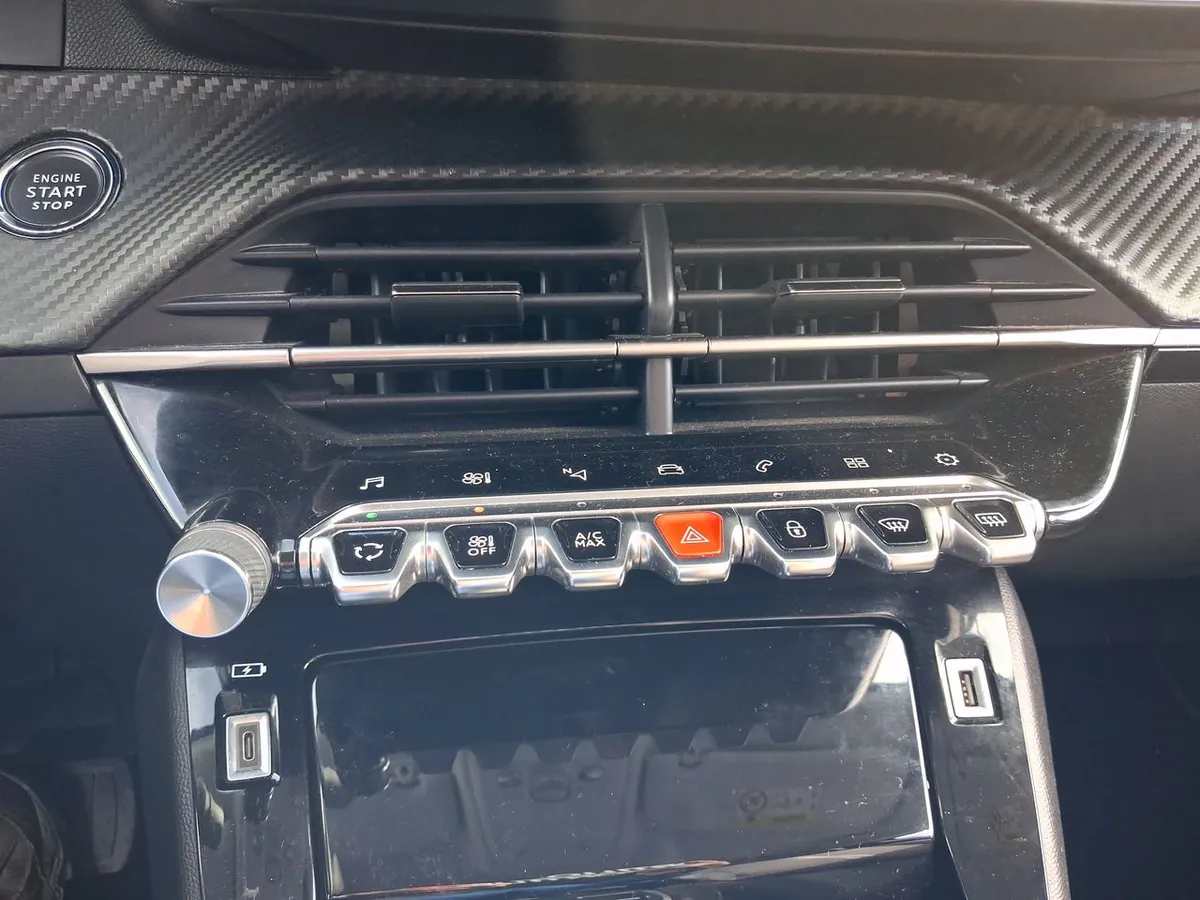 Peugeot 2008 1.2 Allure Puretech 130 4x2 At 5p año 2022