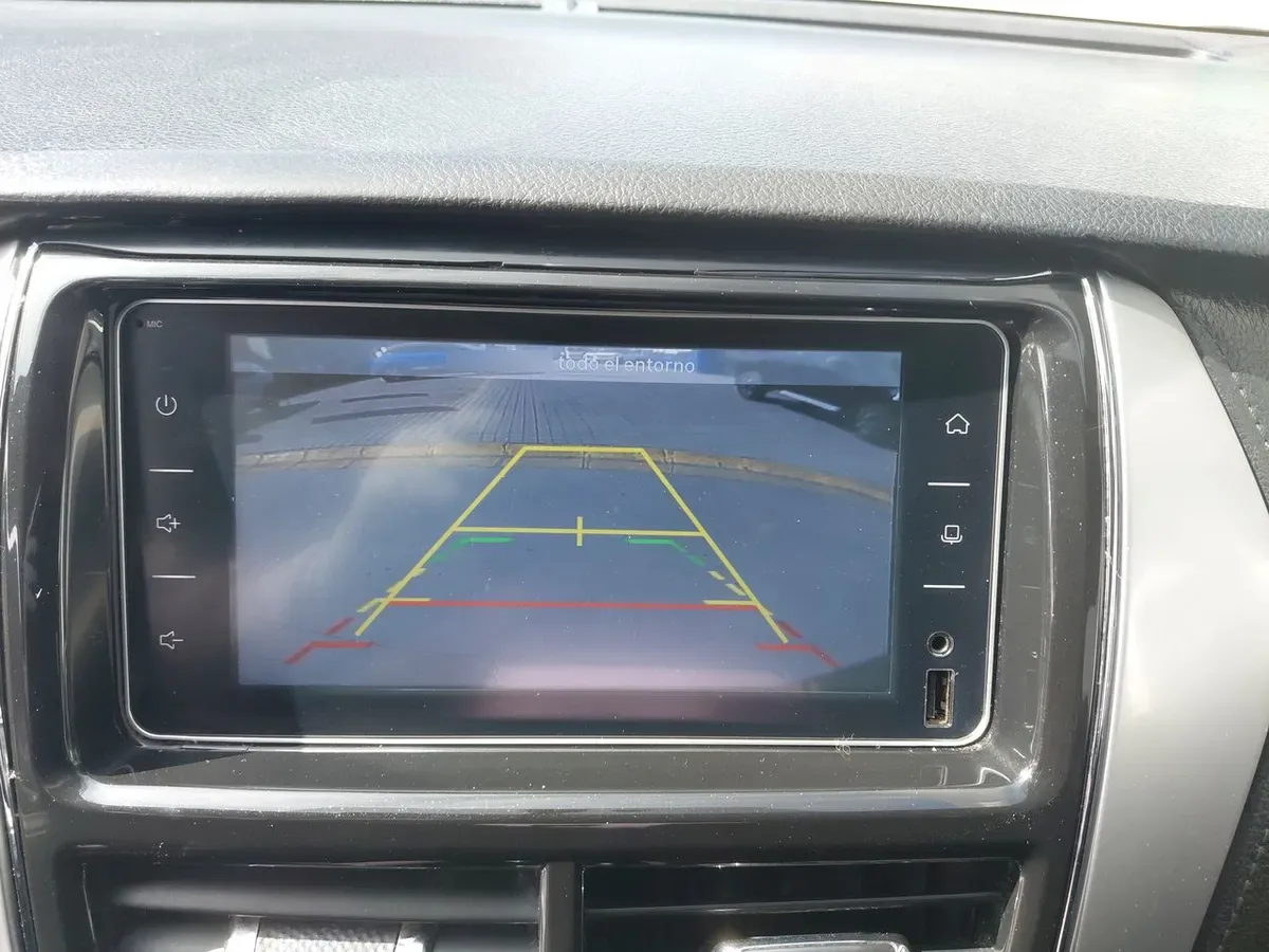 Toyota Yaris 1.5 Gli 4x2 E Mt 4p año 2019
