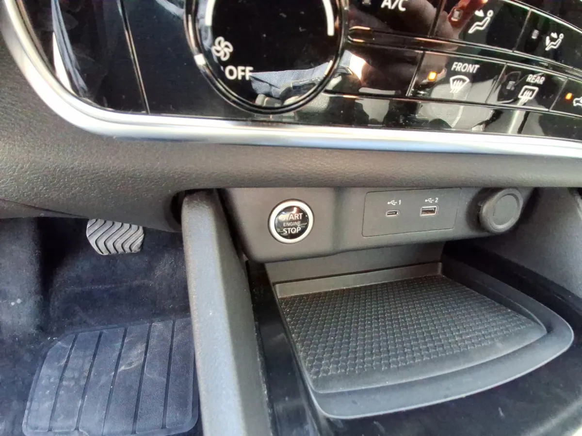 Nissan X-Trail 2.5 Sense 4x2 3row Cvt At 5p año 2024