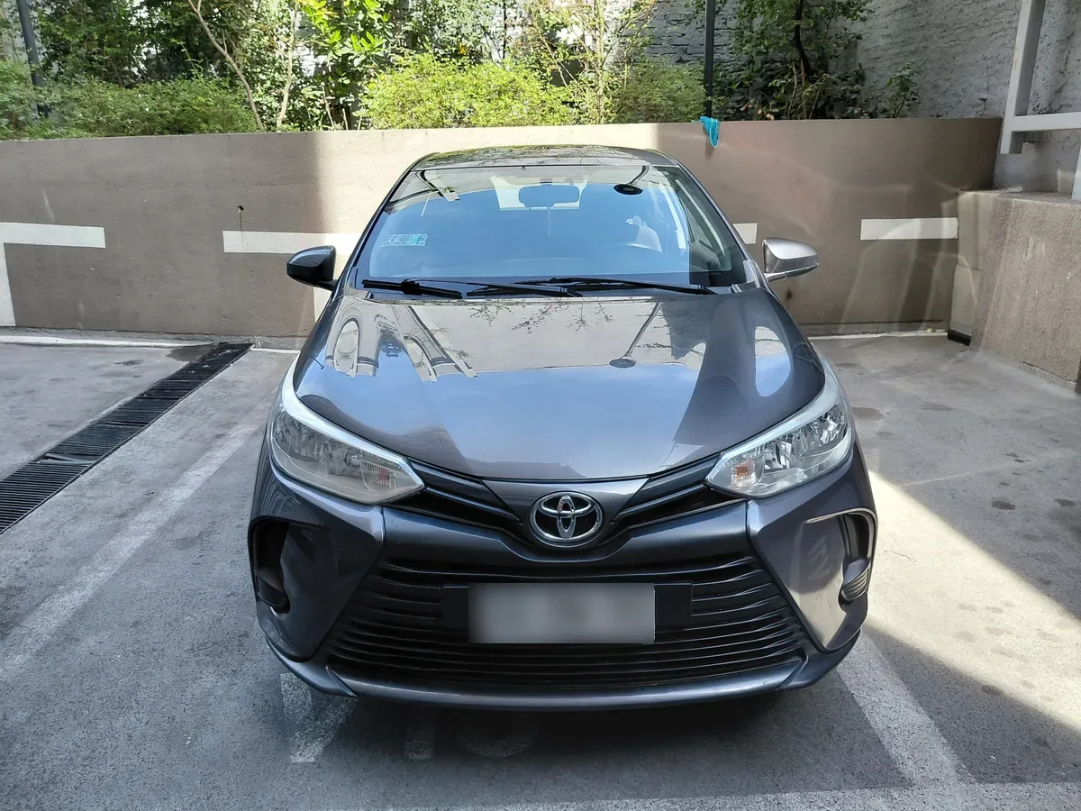 TOYOTA YARIS 1.5 Sedan Gli E Mt año 2022