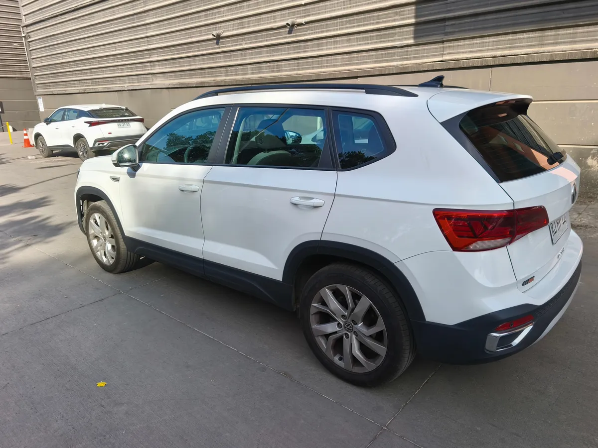 VOLKSWAGEN TAOS 1.4 Tsi Highline At año 2022