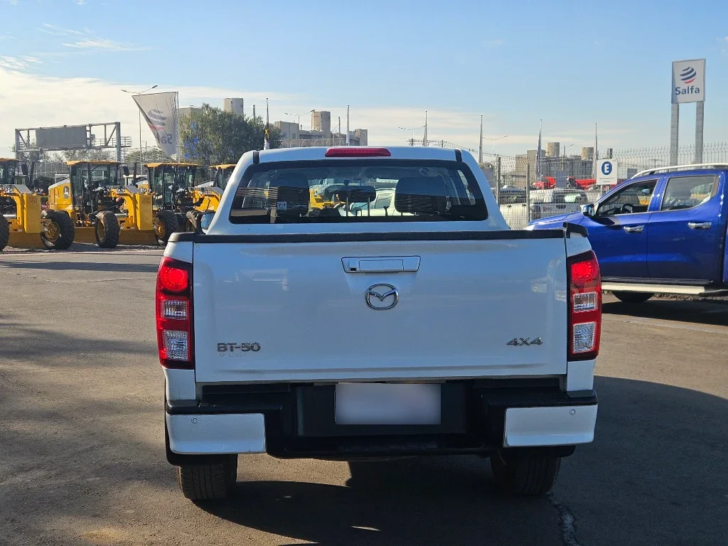 Mazda Bt-50 4x4 6at año 2024