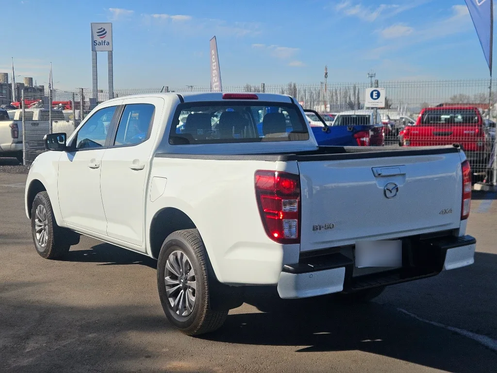 Mazda Bt-50 4x4 6at año 2024
