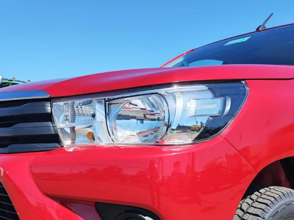 Toyota Hilux Dcab Mt 4x2 2.4 año 2023