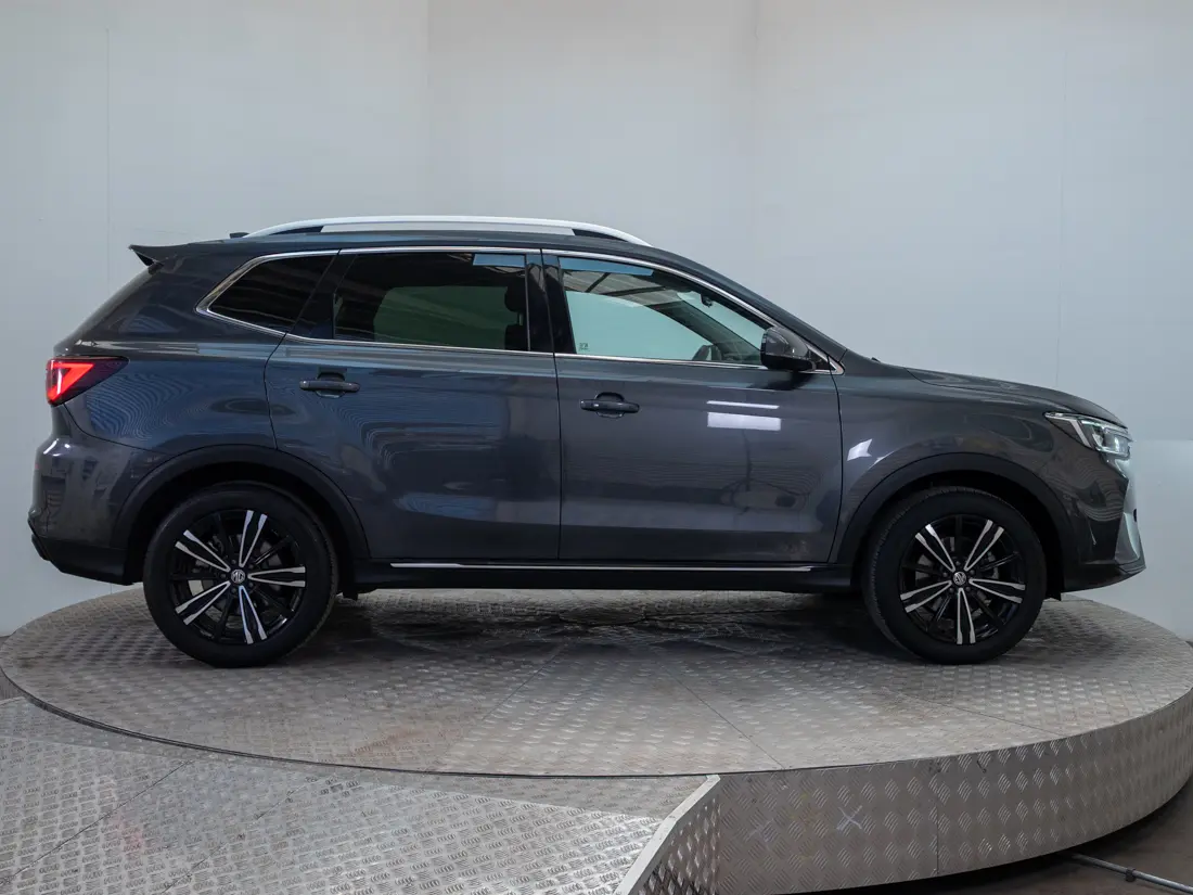 MG Rx5 1.5t Com 2wd Mt 5p año 2024