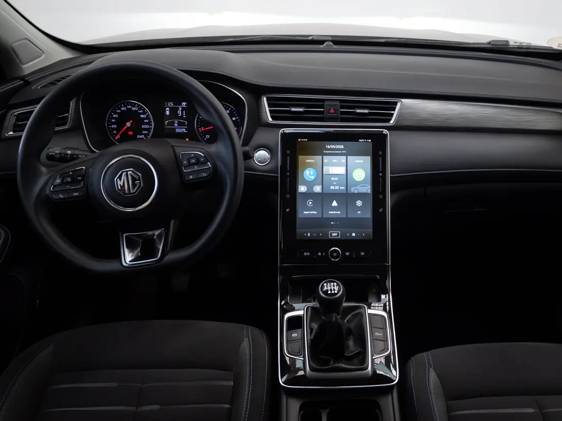 MG Rx5 1.5t Com 2wd Mt 5p año 2024