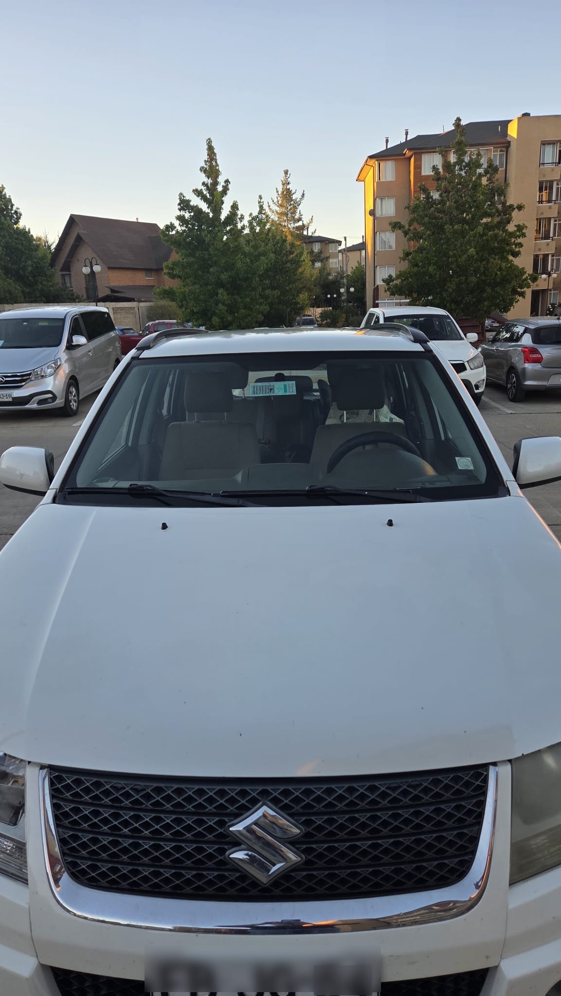SUZUKI GRAND NOMADE 2.4 Glx Sport A18 At 4x4 año 2012