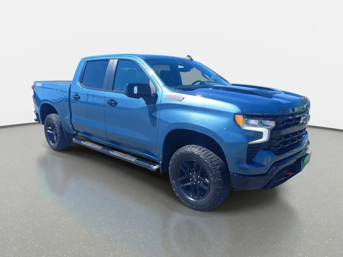 Chevrolet Silverado 5.3 Lt Trail Boss Z71 4x4 At 4p año 2024