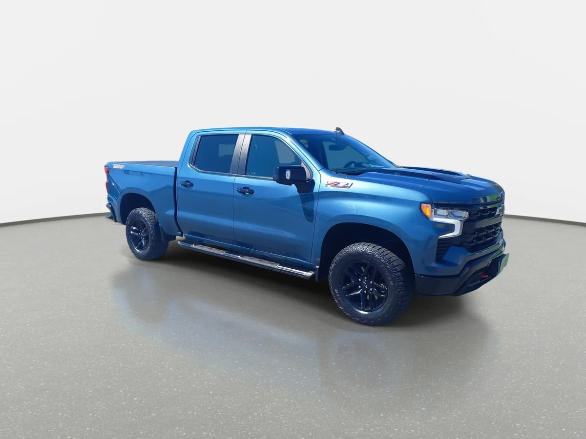 Chevrolet Silverado 5.3 Lt Trail Boss Z71 4x4 At 4p año 2024
