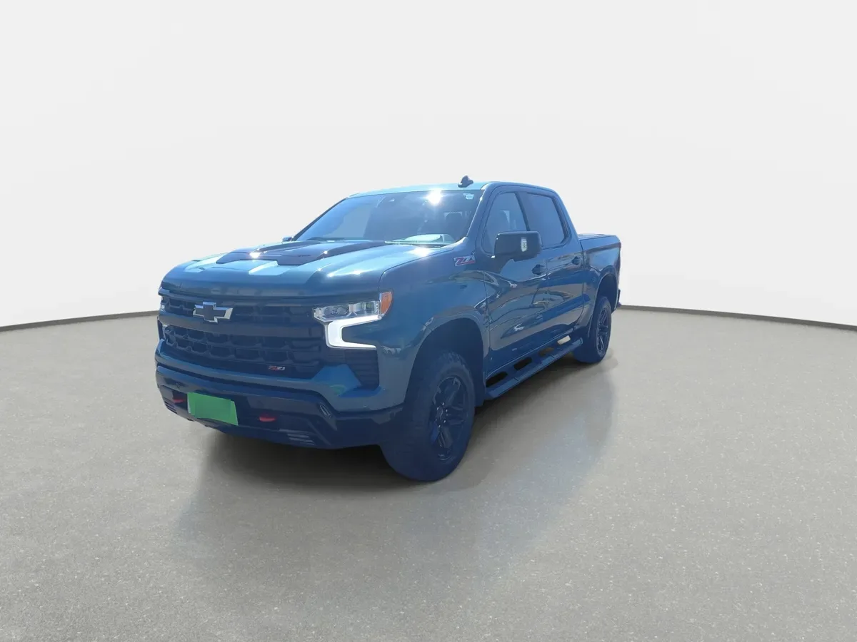 Chevrolet Silverado 5.3 Lt Trail Boss Z71 4x4 At 4p año 2024