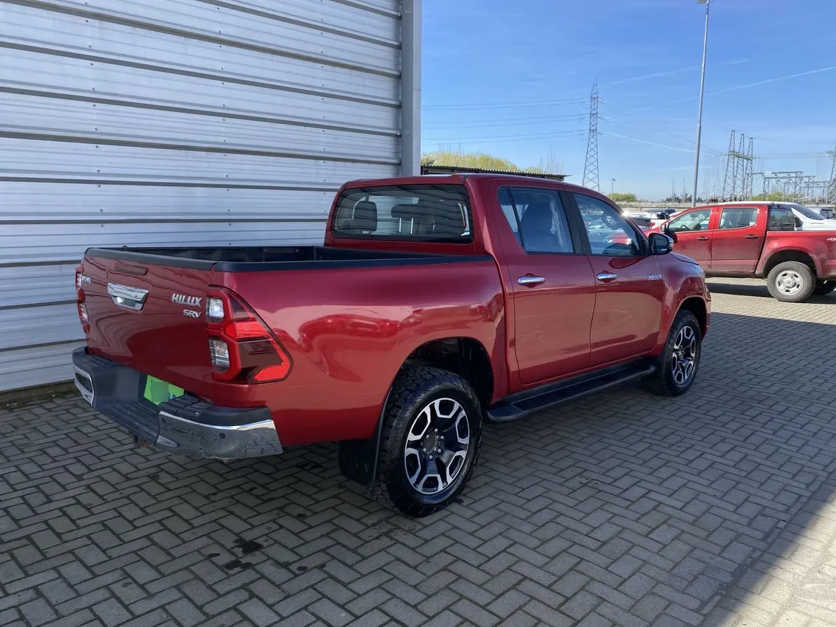 Toyota Hilux 2.8 Srv Diesel 4x4 Dob. Cab. At 4p año 2024