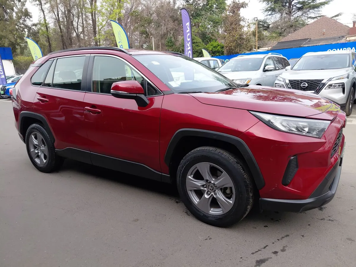 Toyota Rav 4 2.0 Le 4x2 Mt 5p año 2023