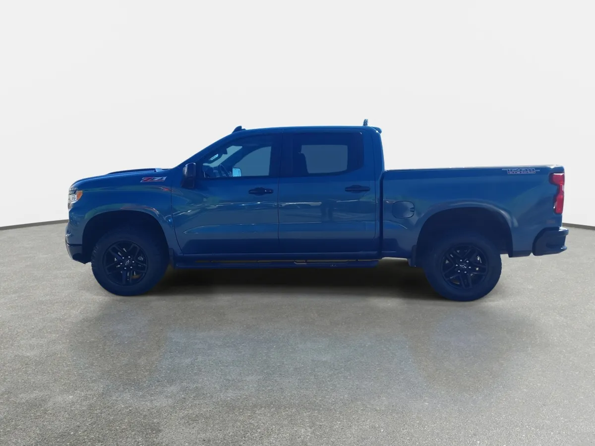Chevrolet Silverado 5.3 Lt Trail Boss Z71 4x4 At 4p año 2024