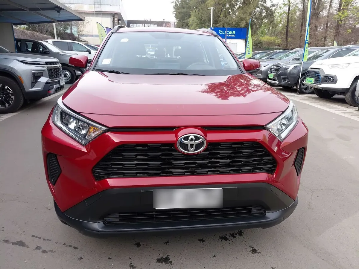 Toyota Rav 4 2.0 Le 4x2 Mt 5p año 2023