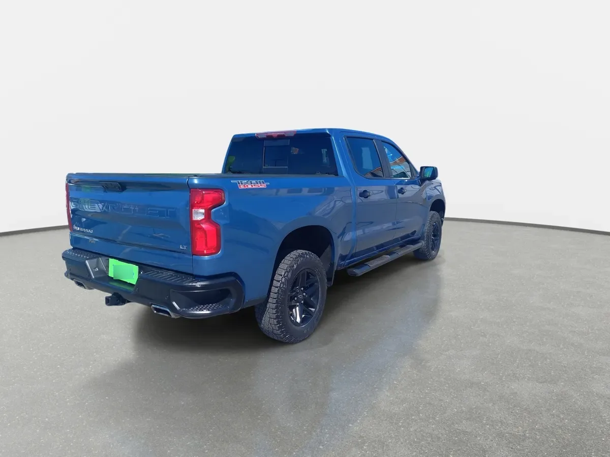 Chevrolet Silverado 5.3 Lt Trail Boss Z71 4x4 At 4p año 2024