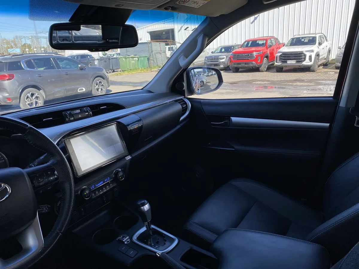Toyota Hilux 2.8 Srv Diesel 4x4 Dob. Cab. At 4p año 2024