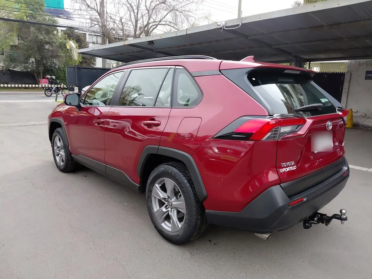 Toyota Rav 4 2.0 Le 4x2 Mt 5p año 2023