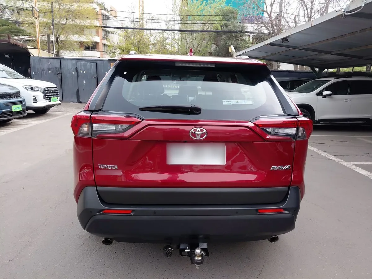 Toyota Rav 4 2.0 Le 4x2 Mt 5p año 2023
