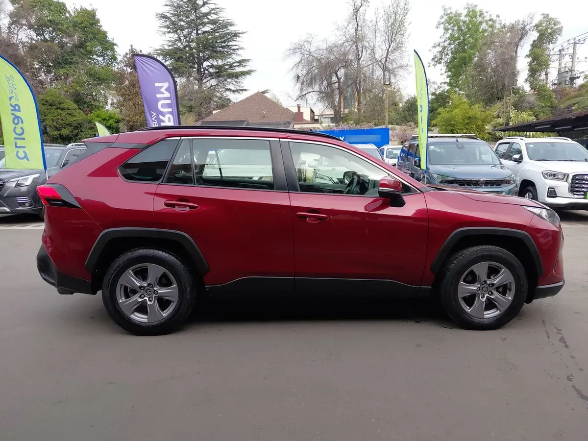 Toyota Rav 4 2.0 Le 4x2 Mt 5p año 2023