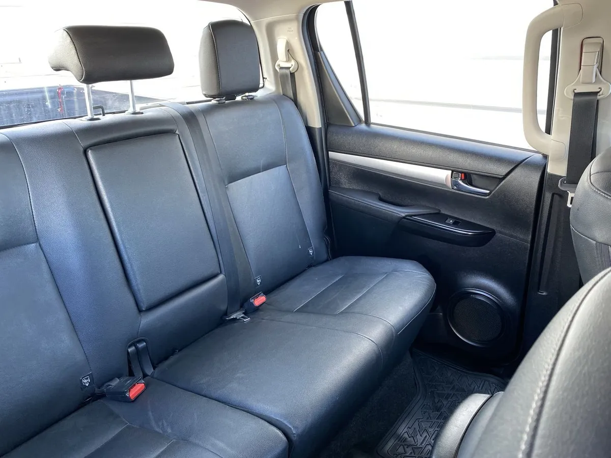 Toyota Hilux 2.8 Srv Diesel 4x4 Dob. Cab. At 4p año 2024