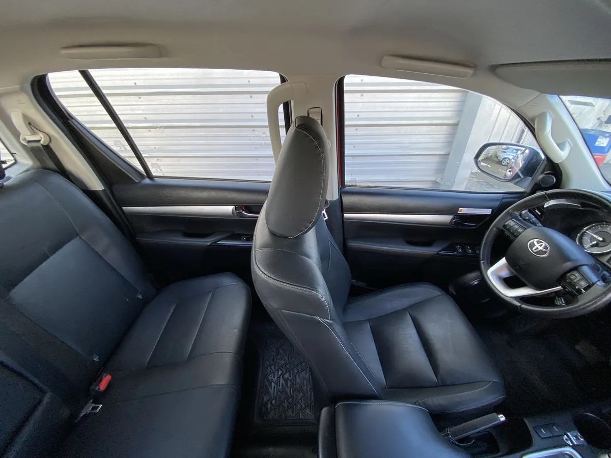 Toyota Hilux 2.8 Srv Diesel 4x4 Dob. Cab. At 4p año 2024