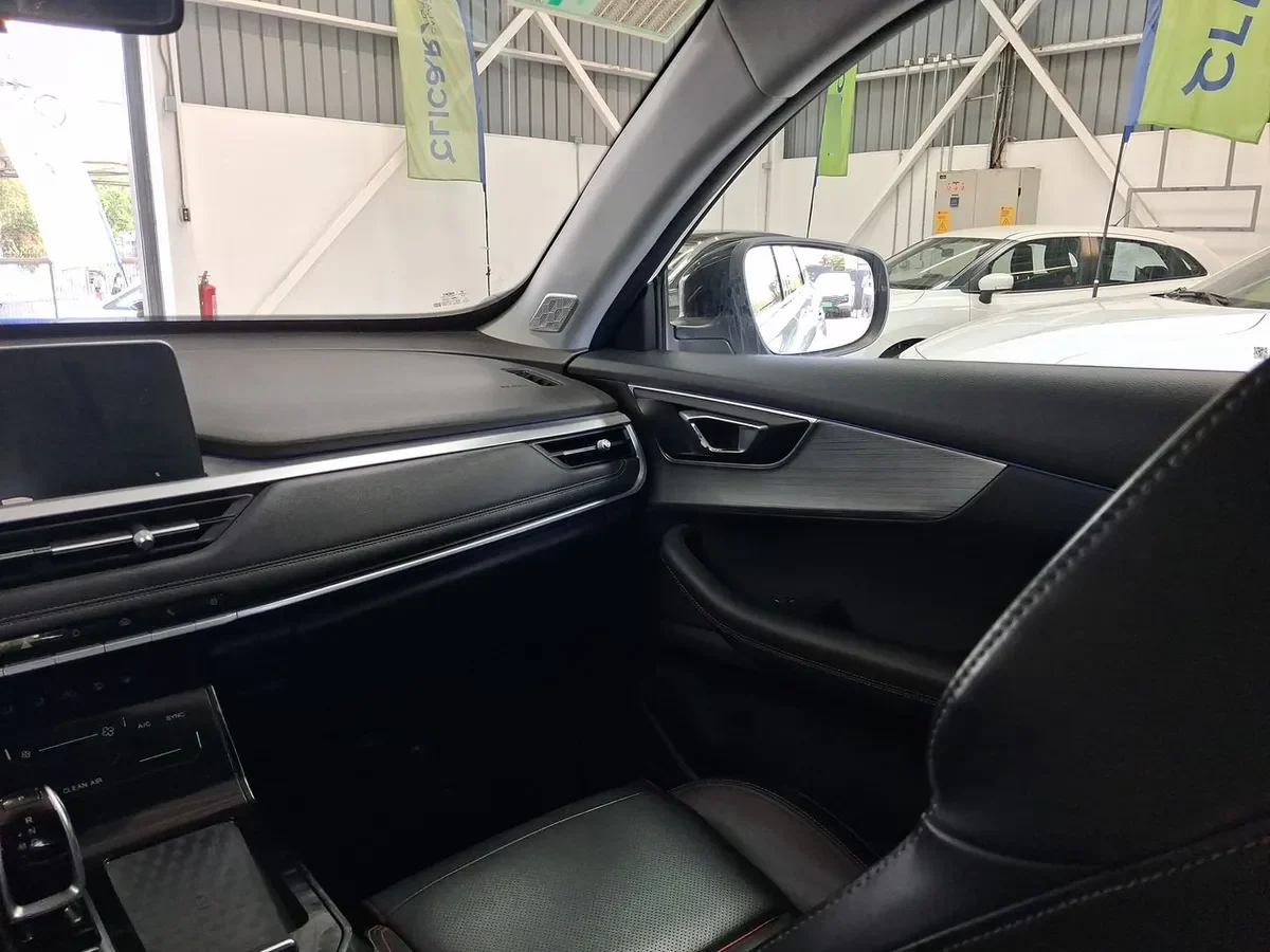 Chery Tiggo 7 Pro 1.5t Glx 4x2 Bicolor Cvt At 5p año 2023