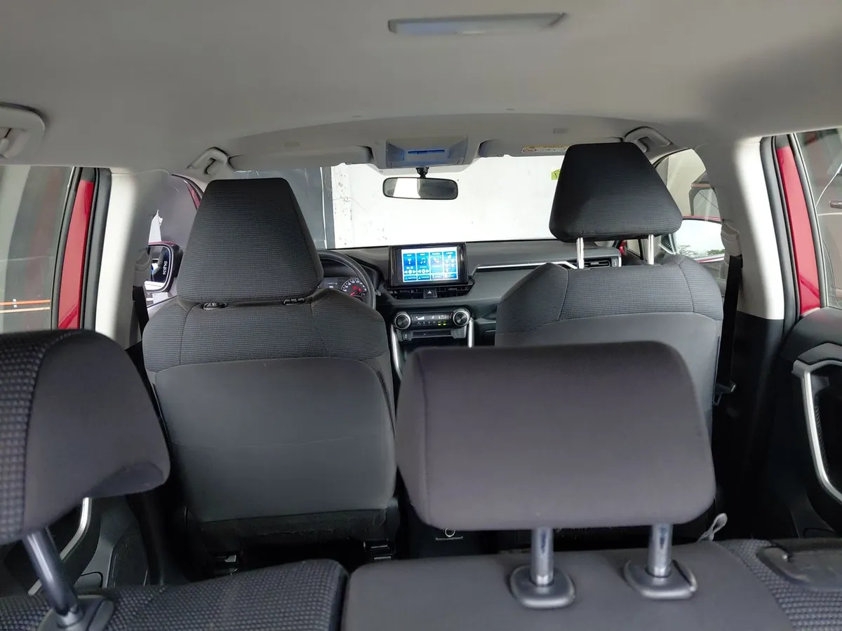 Toyota Rav 4 2.0 Le 4x2 Mt 5p año 2023